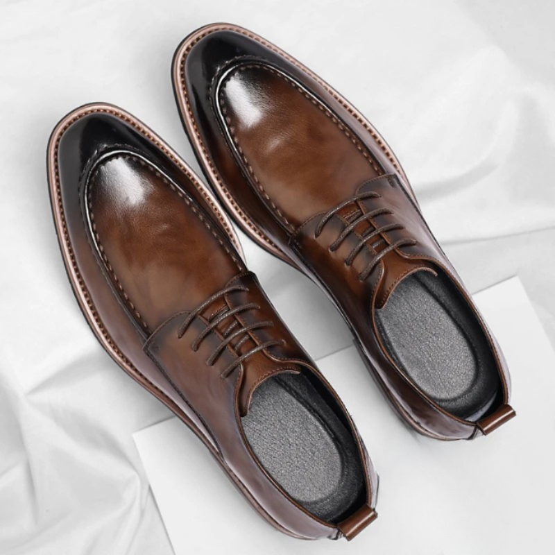 Men's Lace-Up Apron Toe Shoes