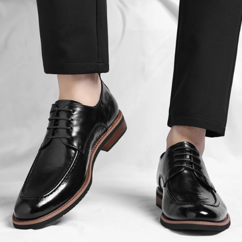 Men's Lace-Up Apron Toe Shoes