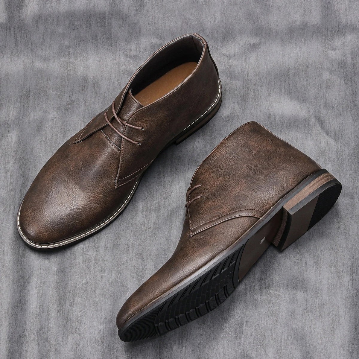 Men's Leather Textured Chukka Boots