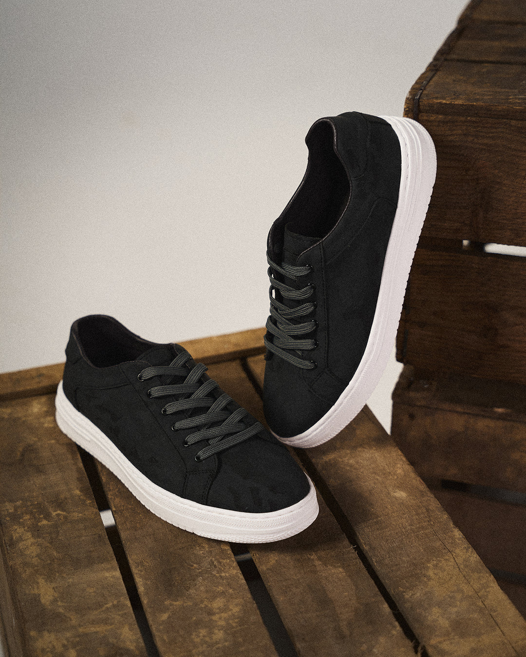 Men's Leather-Look Patterned Sneakers