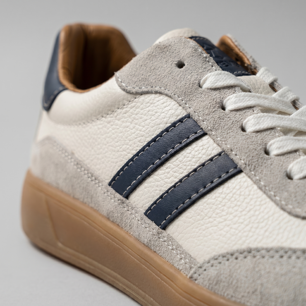 Men's Textured Suede Low Top Sneakers
